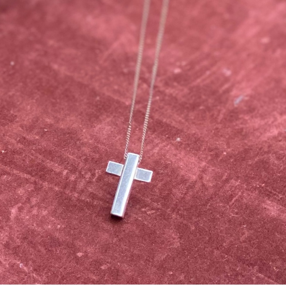 Gucci Silver Cross Pendant Necklace - Picture 10 of 12